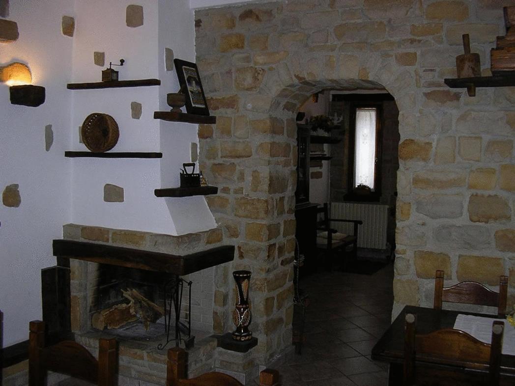 Azienda Agrituristica Colle San Giorgio Castiglione Messer Raimondo エクステリア 写真