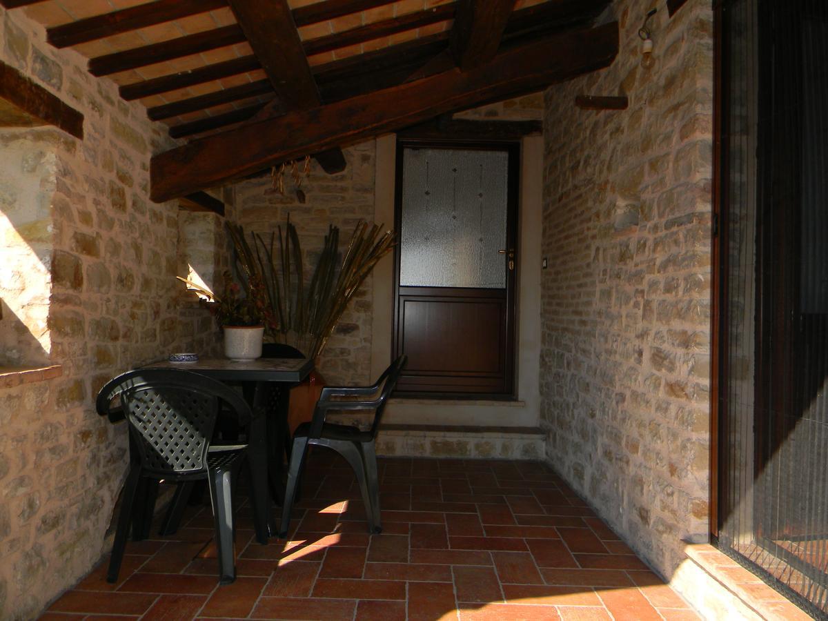 Azienda Agrituristica Colle San Giorgio Castiglione Messer Raimondo エクステリア 写真